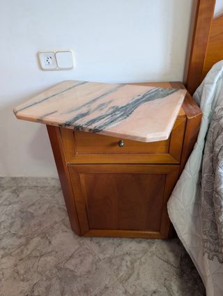 Habitación de madera clásica (*)