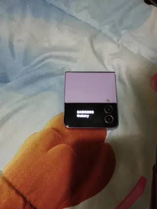 Samsung Galaxy Z Flip 4