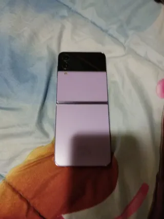 Samsung Galaxy Z Flip 4