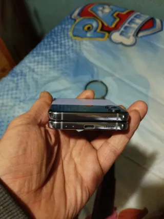 Samsung Galaxy Z Flip 4