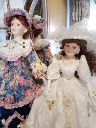 2 Grandi Bambole di Porcellana