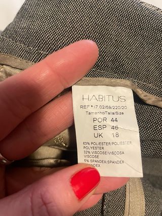 Pantalón recto elegante gris