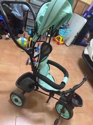 Triciclo para bebé color menta