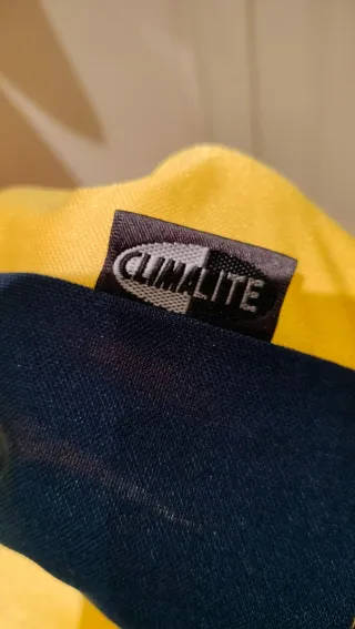 Camiseta Adidas amarilla