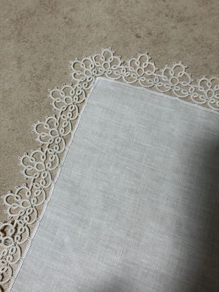 Centrotavola in chiacchierino bianco