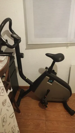 Bicicleta Estática Essential 04