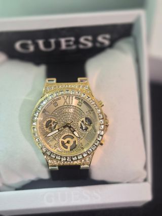 Reloj Guess Dorado Nuevo
