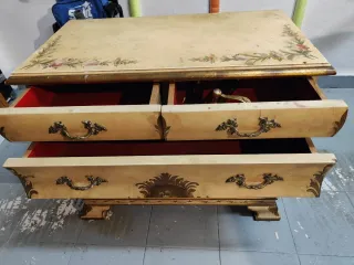 Cajonera antigua madera beige y dorada