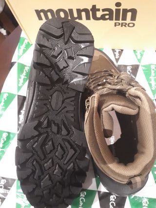 Botas de montaña Mountain Pro a estrenar