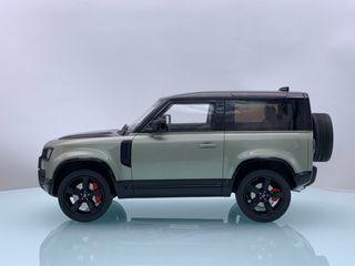 1:18 Land Rover Defender 90 P400 XDynamic HSE 2021