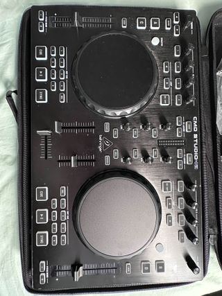 Controller DJ Behringer CMD Studio 4A
