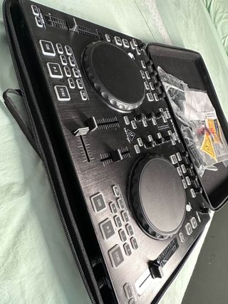 Controller DJ Behringer CMD Studio 4A