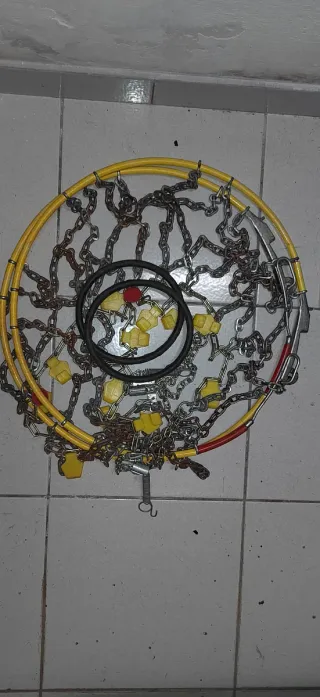 Catene da neve per auto.