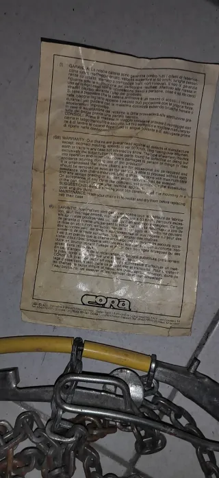 Catene da neve per auto.