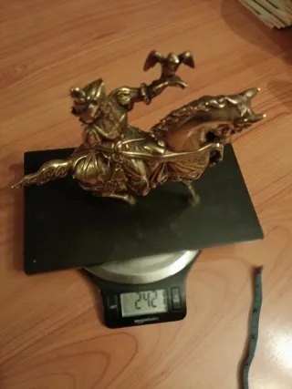Figura de Bronce Mujer a Caballo con Águila