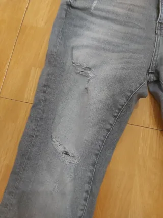 Pantalón vaquero Pull&Bear Carrot gris