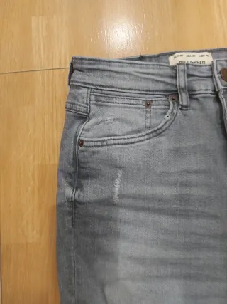 Pantalón vaquero Pull&Bear Carrot gris