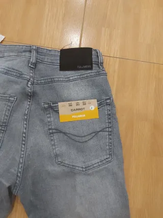 Pantalón vaquero Pull&Bear Carrot gris