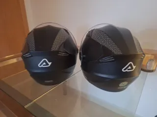 2 Cascos Moto Negros con Visera