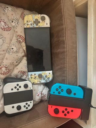 Nintendo Switch OLED con accessori