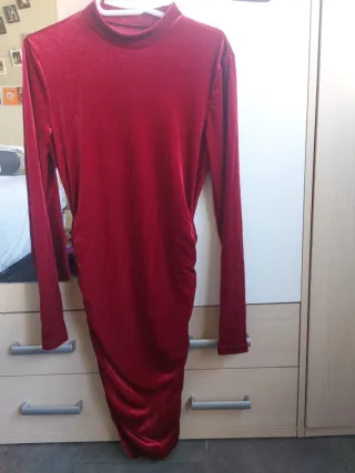 Vestido granate de terciopelo