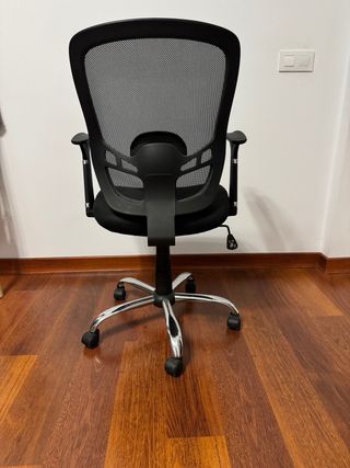 Silla de oficina negra