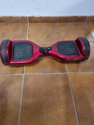 Patin eléctrico rojo