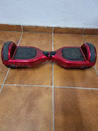 Patin eléctrico rojo