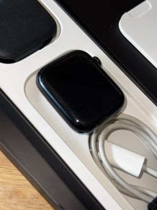 Apple Watch 7 Nike (GPS + Celular) + Accesorios