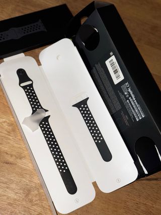 Apple Watch 7 Nike (GPS + Celular) + Accesorios