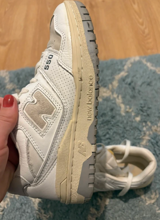 Tênis New Balance 550 Bege e Branco