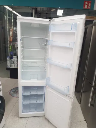 Nevera Combi Estrecha con garantía