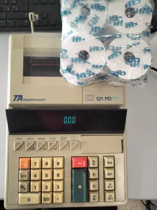 Calculadora Triumph-Adler 121 PD plus con rollos