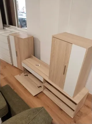 Mueble TV madera y blanco