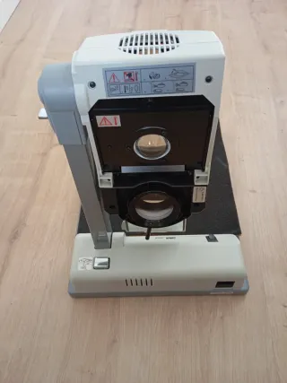 Proyector Portátil 3M 2668(275 W)