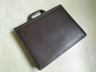 MALETÍN EJECUTIVO  MARRÓN.