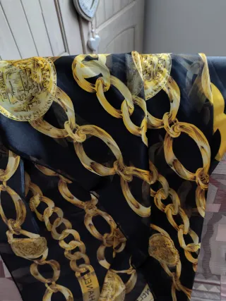 Foulard  nero oro catene