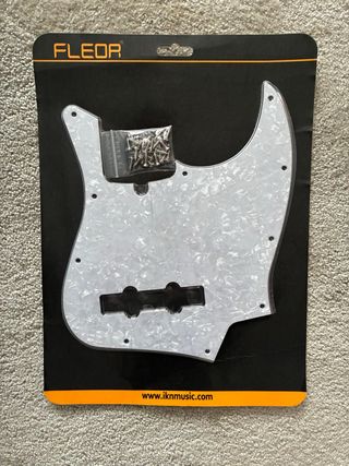 Golpeador Fender Jazz Bass 4 Cuerdas