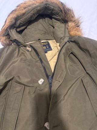 Giubbotto Woolrich verde con cappuccio