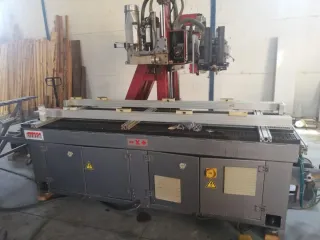 Fresadora CNC Rierge