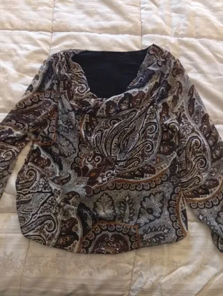 Blusa estiva fantasia paisley