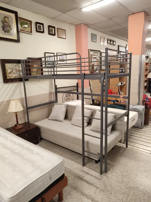 Litera con sofá integrado