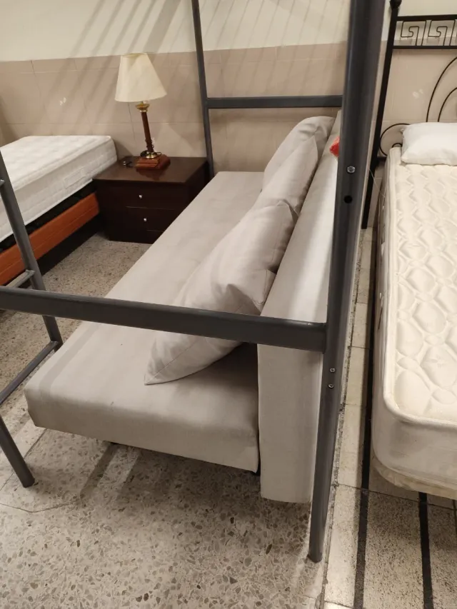 Litera con sofá integrado