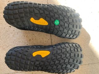 Zapatillas SAGUARO Negras Talla 38 Nuevas