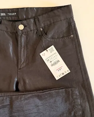 Pantalón Zara recto tiro bajo satinado