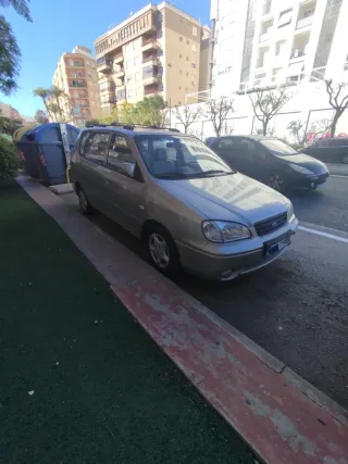 KIA Carens 2001