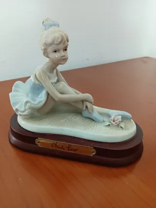 Statuine in ceramica, gres, porcellana,