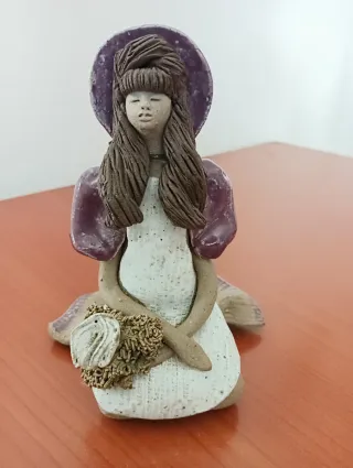 Statuine in ceramica, gres, porcellana,