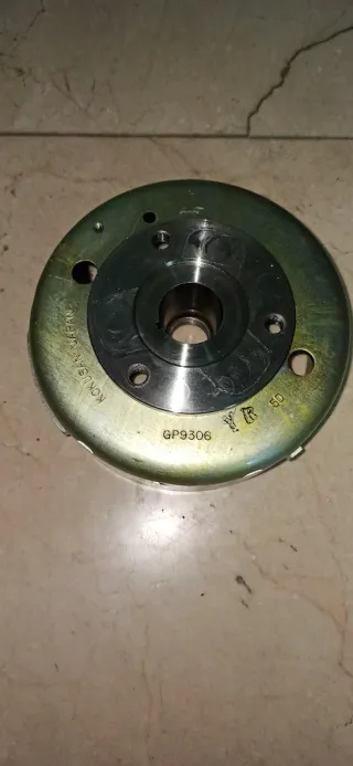 Volante Magnético Kawasaki Kle 500 original.