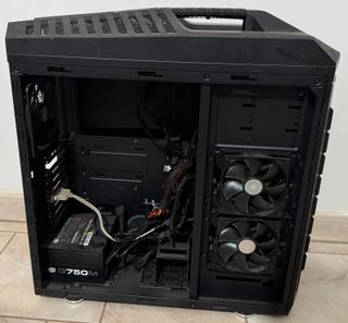 Cooler Master CMSTORM TROOPER + Alimentatore G750M